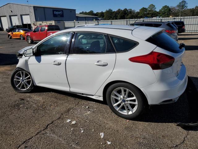 1FADP3K29GL320431 - 2016 FORD FOCUS SE WHITE photo 2