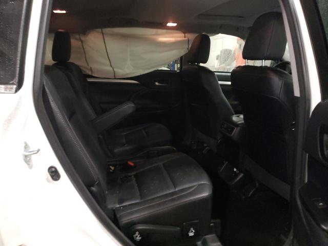 5TDJKRFH5GS278612 - 2016 TOYOTA HIGHLANDER XLE WHITE photo 11