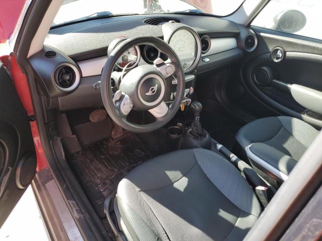 WMWMF33549TT68375 - 2009 MINI COOPER Rot Foto 8