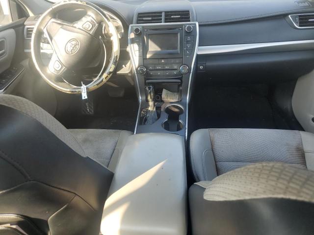 4T1BF1FK9HU283939 - 2017 TOYOTA CAMRY LE 银色 照片 8