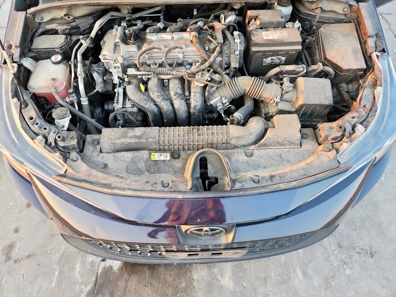 JTDEPRAE0LJ024863 - 2020 TOYOTA COROLLA LE Blau Foto 11
