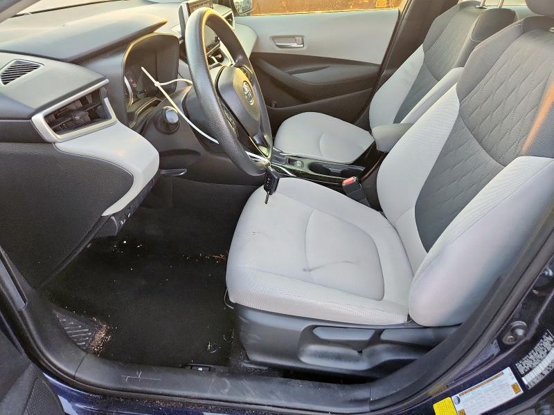 JTDEPRAE0LJ024863 - 2020 TOYOTA COROLLA LE Blau Foto 7