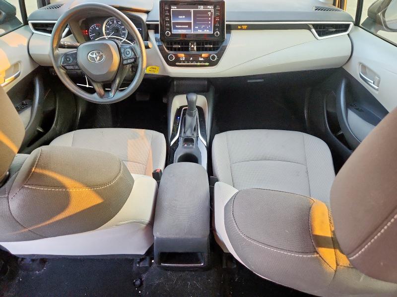 JTDEPRAE0LJ024863 - 2020 TOYOTA COROLLA LE Blau Foto 8