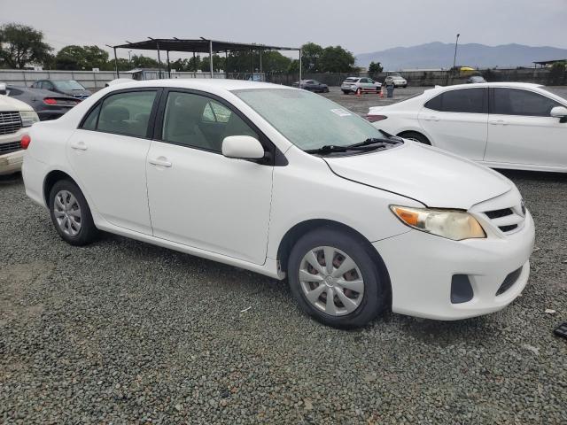 JTDBU4EE9B9164936 - 2011 TOYOTA COROLLA BASE Սպիտակ լուսանկար 4