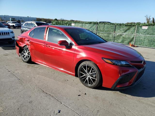 4T1S11AK1PU151942 - 2023 TOYOTA CAMRY SE NIGHT SHADE RED photo 4