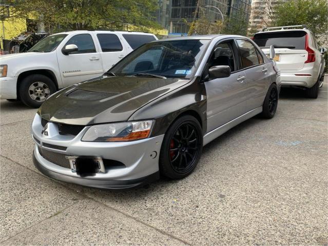 JA3AH86D85U010182 - 2005 MITSUBISHI LANCER EVOLUTION GRAY photo 2