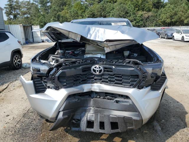 3TMLB5JN3SM143443 - 2025 TOYOTA TACOMA DOUBLE CAB Silber Foto 5