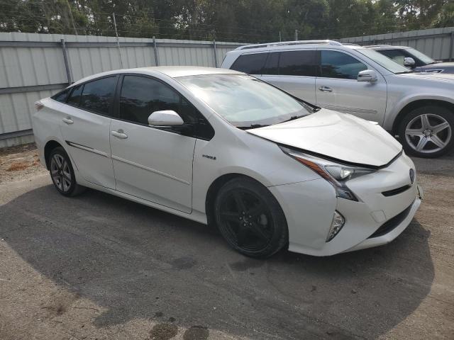 JTDKARFU5G3004719 - 2016 TOYOTA PRIUS أبيض صورة 4