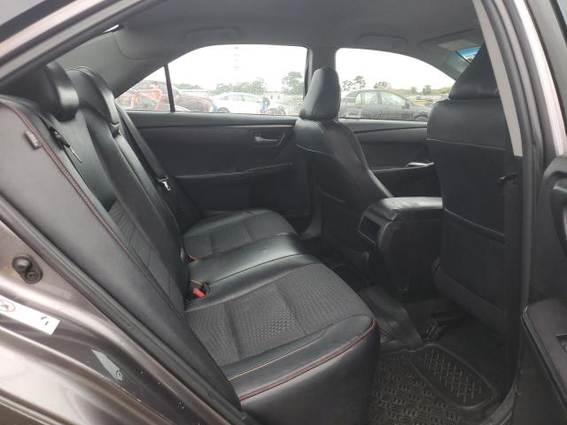 4T1BF1FK3FU012081 - 2015 TOYOTA CAMRY LE ნაცრისფერი ფოტო 10