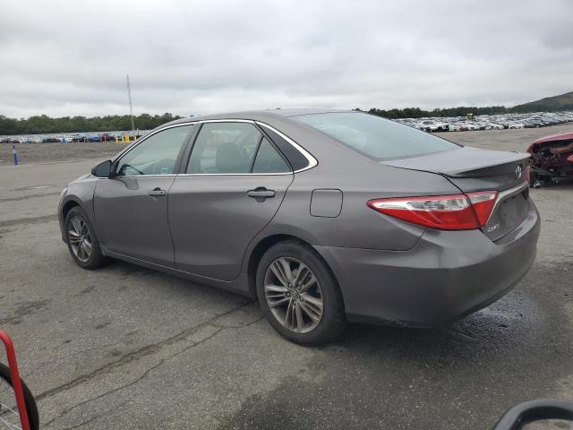 4T1BF1FK3FU012081 - 2015 TOYOTA CAMRY LE ნაცრისფერი ფოტო 2