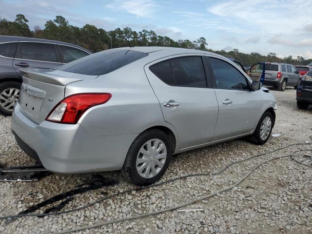 3N1CN7AP7JL886036 - 2018 NISSAN VERSA S SILVER photo 3