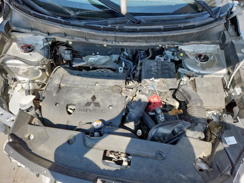 JA4AP3AUXLU005961 - 2020 MITSUBISHI OUTLANDER ES 银色 照片 11