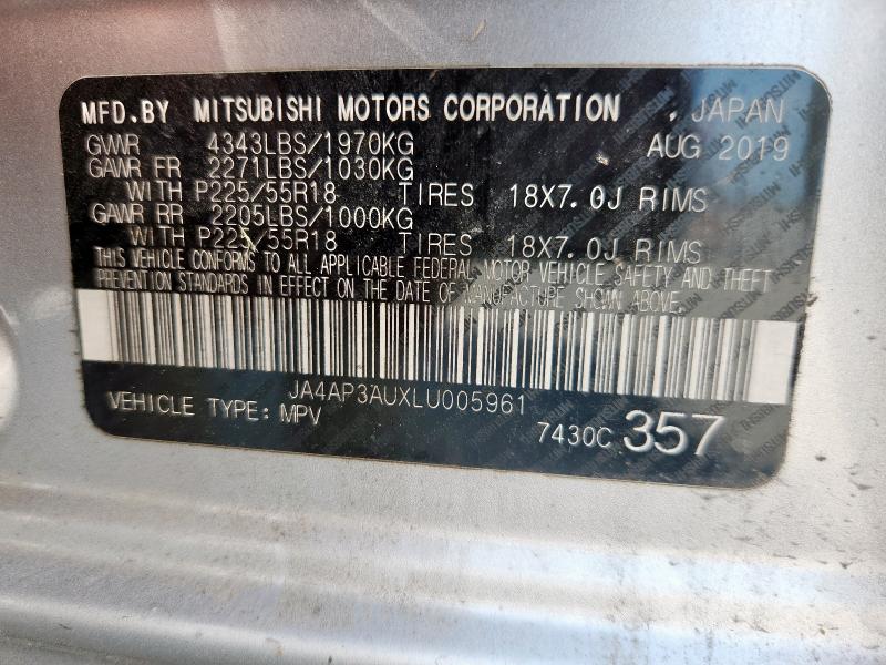 JA4AP3AUXLU005961 - 2020 MITSUBISHI OUTLANDER ES 银色 照片 13