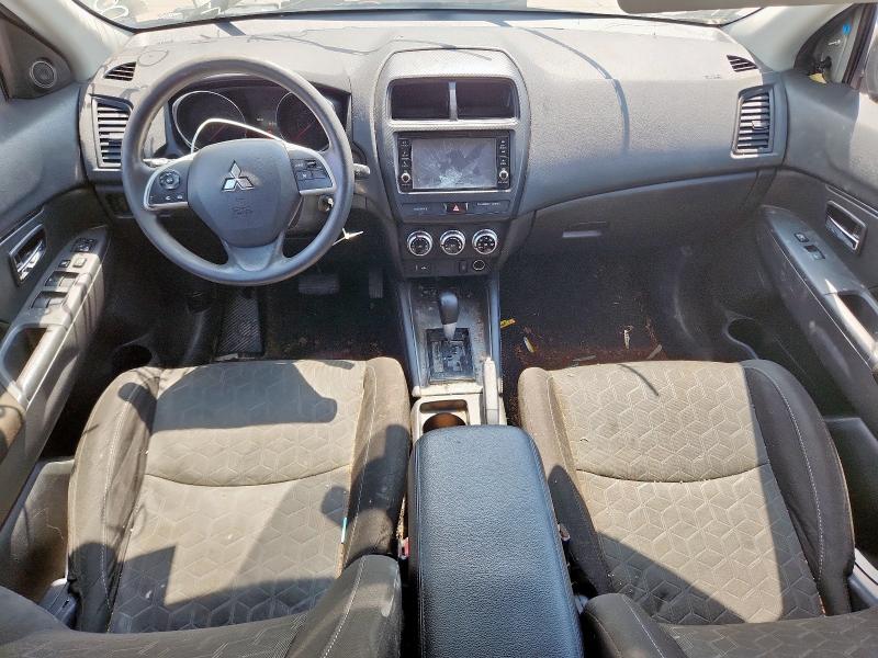 JA4AP3AUXLU005961 - 2020 MITSUBISHI OUTLANDER ES 银色 照片 8