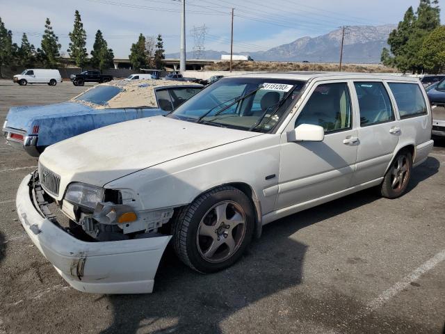 YV1LW5379W2502837 - 1998 VOLVO V70 T5 TURBO WHITE photo 1