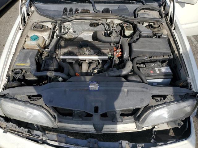 YV1LW5379W2502837 - 1998 VOLVO V70 T5 TURBO WHITE photo 11