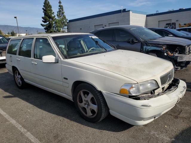 YV1LW5379W2502837 - 1998 VOLVO V70 T5 TURBO WHITE photo 4