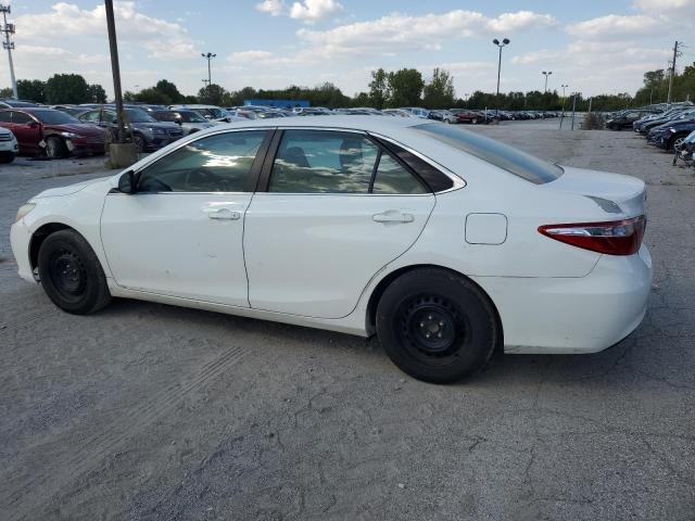 4T4BF1FK9FR453316 - 2015 TOYT CAMRY LE WHITE photo 2