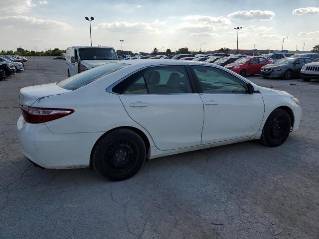 4T4BF1FK9FR453316 - 2015 TOYT CAMRY LE WHITE photo 3