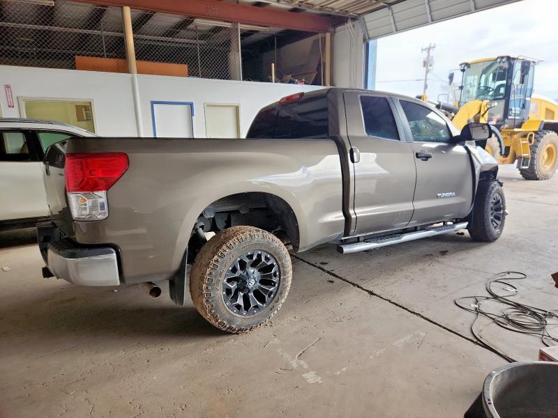 5TFRM5F18CX040847 - 2012 TOYOTA TUNDRA DOUBLE CAB SR5 TAN photo 3