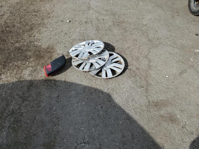 JHMGK5H53GX006607 - 2016 HONDA FIT LX RED photo 13