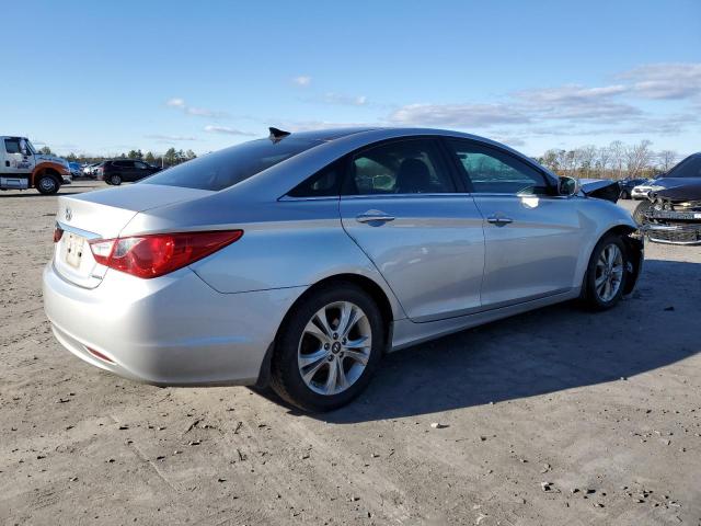 5NPEC4AC5CH312559 - 2012 HYUNDAI SONATA SE GRAY photo 3