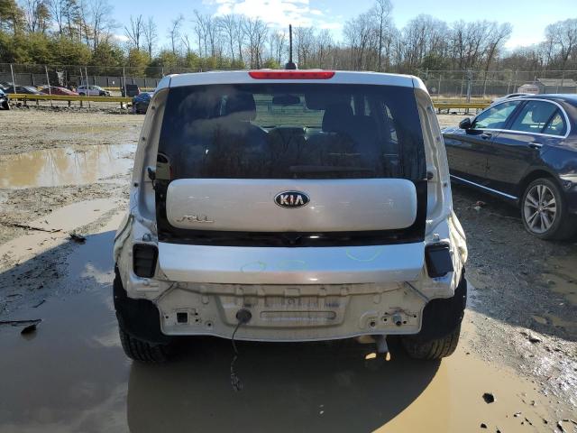 KNDJP3A57J7611275 - 2018 KIA SOUL + SILVER photo 6