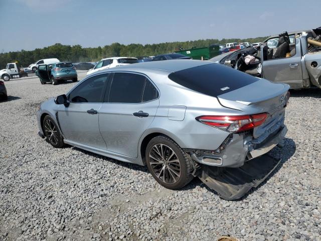 JTNB11HK7J3031145 - 2018 TOYOTA CAMRY L SILVER photo 2