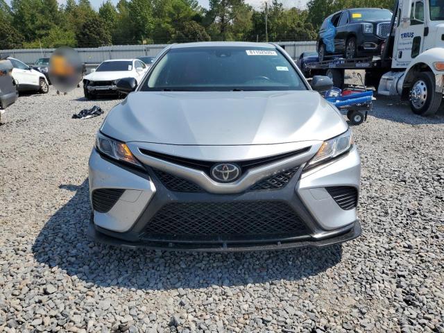 JTNB11HK7J3031145 - 2018 TOYOTA CAMRY L SILVER photo 5