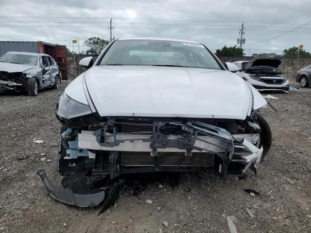 5NPEG4JA8LH008547 - 2020 HYUNDAI SONATA SE WHITE photo 5