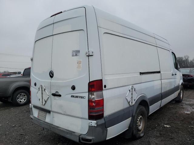 WD3PE8CB4B5601133 - 2011 MERCEDES-BENZ SPRINTER 2500 WHITE photo 3