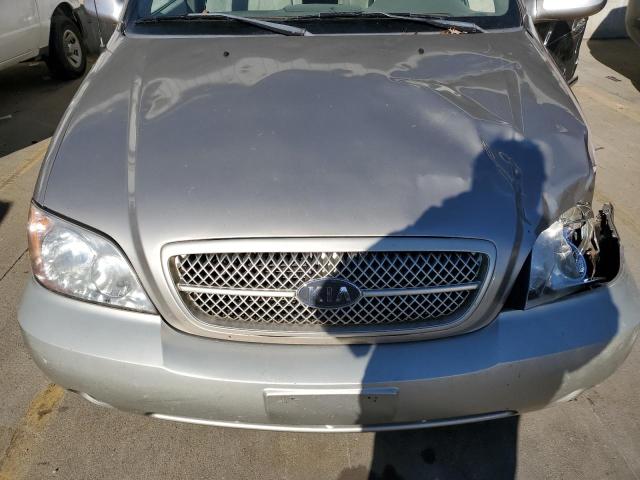 KNDUP131056624294 - 2005 KIA SEDONA EX BEIGE photo 12