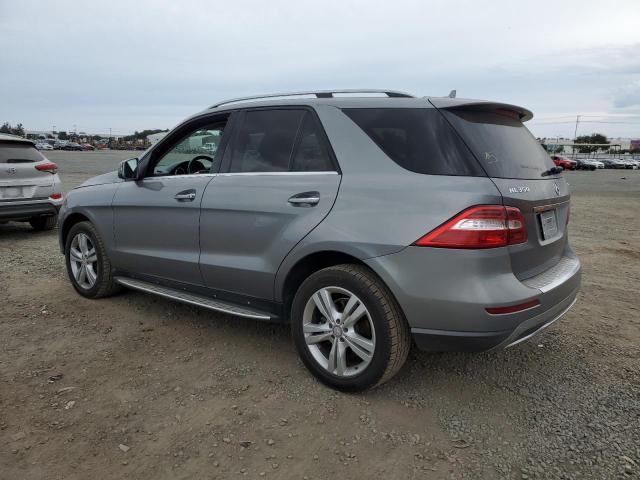4JGDA5HB5DA266952 - 2013 MERCEDES-BENZ ML 350 4MATIC GRAY photo 2