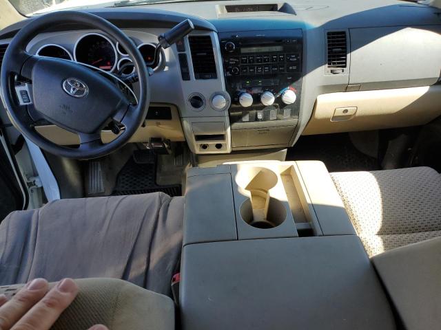 5TFBT54187X005500 - 2007 TOYOTA TUNDRA DOUBLE CAB SR5 WHITE photo 8