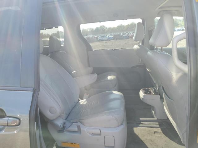 5TDDK3DC2CS042995 - 2012 TOYOTA SIENNA XLE GREEN photo 11