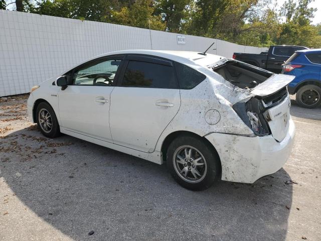 JTDKN3DU5D1631108 - 2013 TOYOTA PRIUS WHITE photo 2