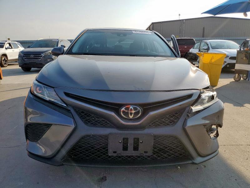 4T1B11HK6KU162644 - 2019 TOYOTA CAMRY L GRAY photo 5