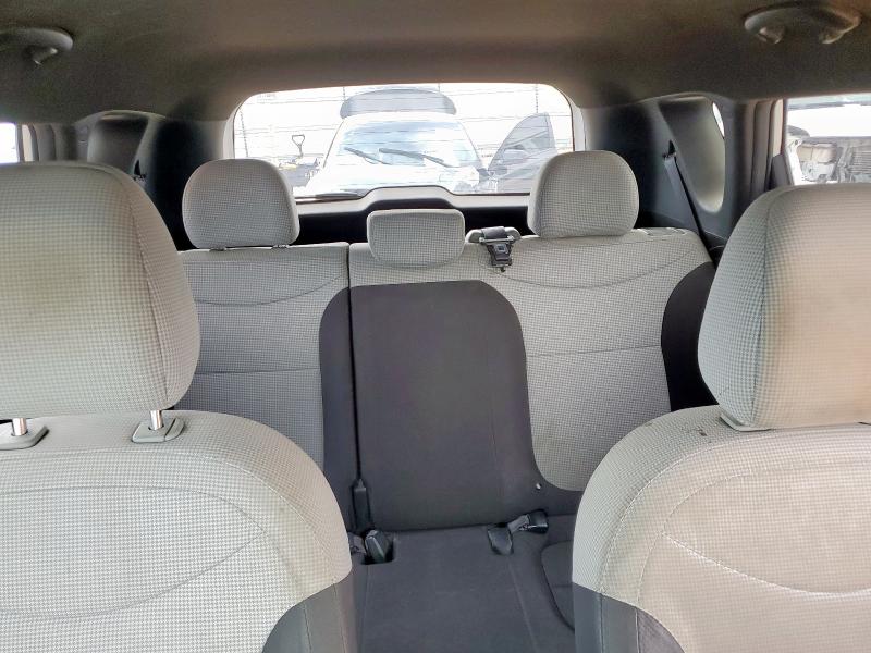 KNDJN2A27K7677395 - 2019 KIA SOUL فضي صورة 10