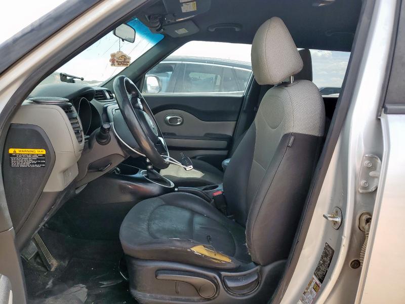 KNDJN2A27K7677395 - 2019 KIA SOUL فضي صورة 7