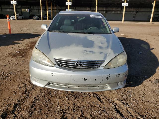 4T1BE32K45U944101 - 2005 TOYOTA CAMRY LE SILVER photo 5