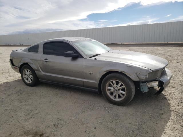 1ZVHT80N295116821 - 2009 FORD MUSTANG SILVER photo 4