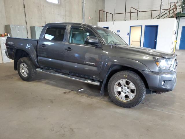 3TMLU4EN0DM122292 - 2013 TOYOTA TACOMA DOUBLE CAB Сұр фото 4