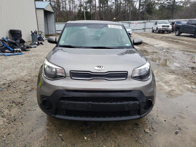 KNDJN2A25H7479195 - 2017 KIA SOUL GRAY photo 5