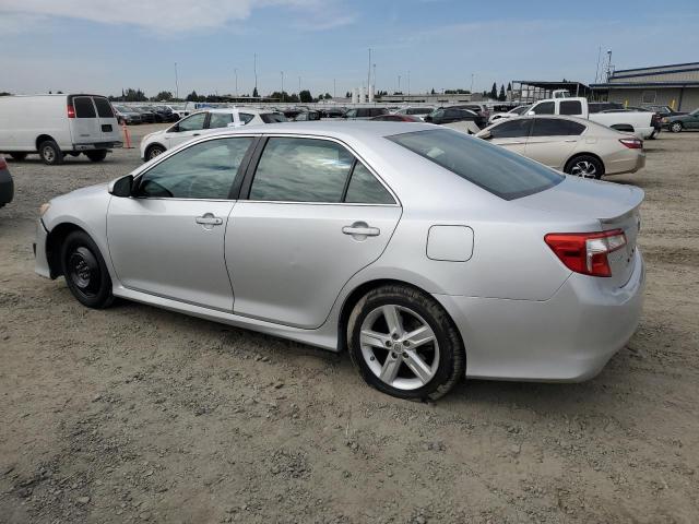4T1BF1FK1EU418164 - 2014 TOYOTA CAMRY L GRAY photo 2