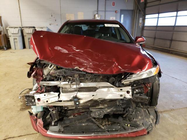 4T1B21HK1JU504206 - 2018 TOYOTA CAMRY HYBRID RED photo 5