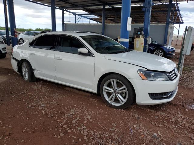 1VWBT7A32EC038091 - 2014 VOLKSWAGEN PASSAT SE WHITE photo 4