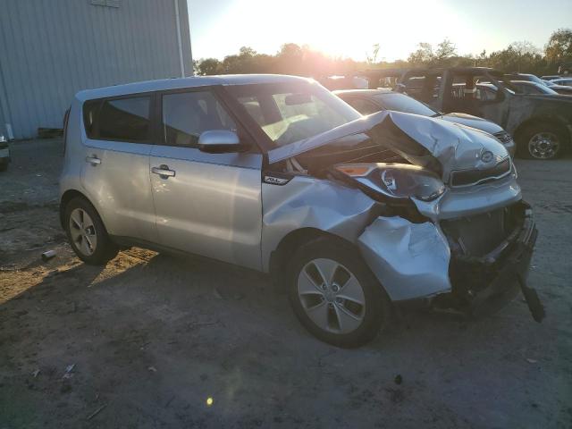 KNDJN2A21F7750167 - 2015 KIA SOUL SILVER photo 4