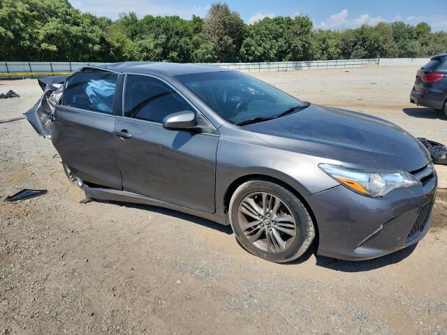 4T1BF1FK1HU348279 - 2017 TOYOTA CAMRY LE ნაცრისფერი ფოტო 4