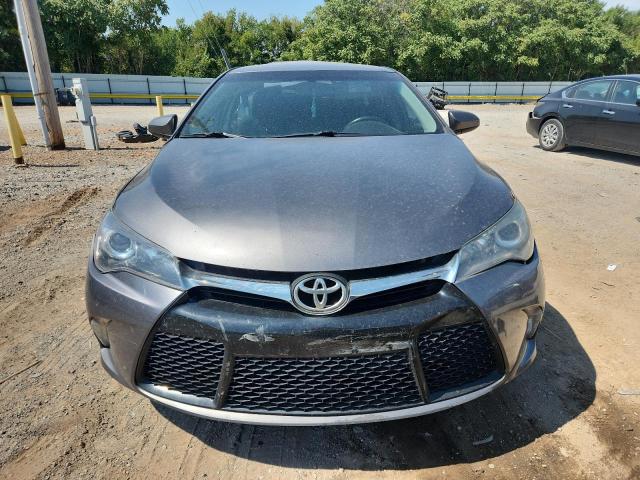 4T1BF1FK1HU348279 - 2017 TOYOTA CAMRY LE ნაცრისფერი ფოტო 5