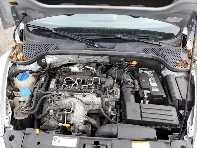 3VW5L7AT9EM813384 - 2014 VOLKSWAGEN BEETLE SILVER photo 11